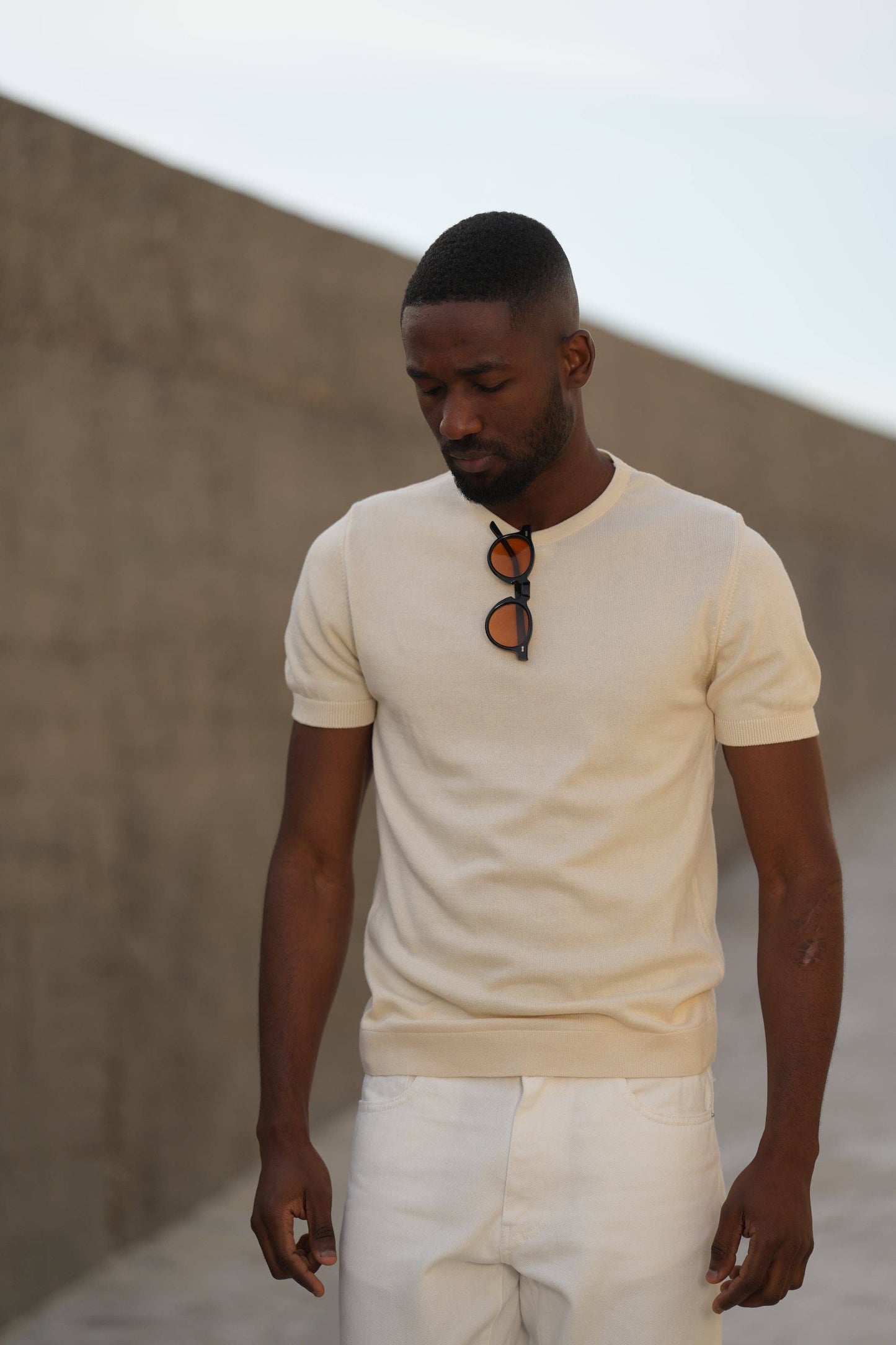 BEIGE CREWNECK T-SHIRT
