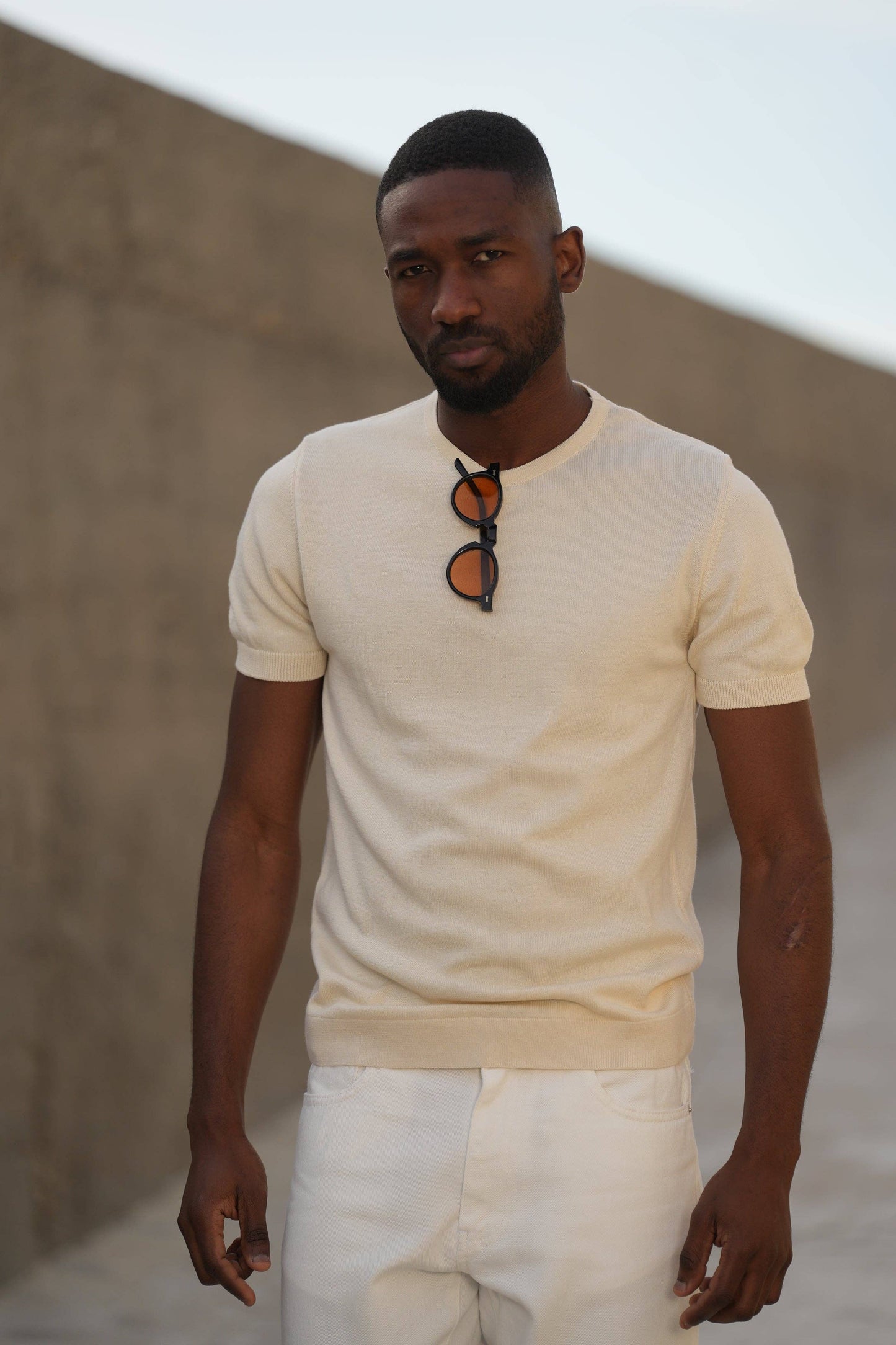 BEIGE CREWNECK T-SHIRT